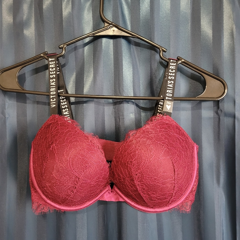 NWT 34D Victoria's Secret